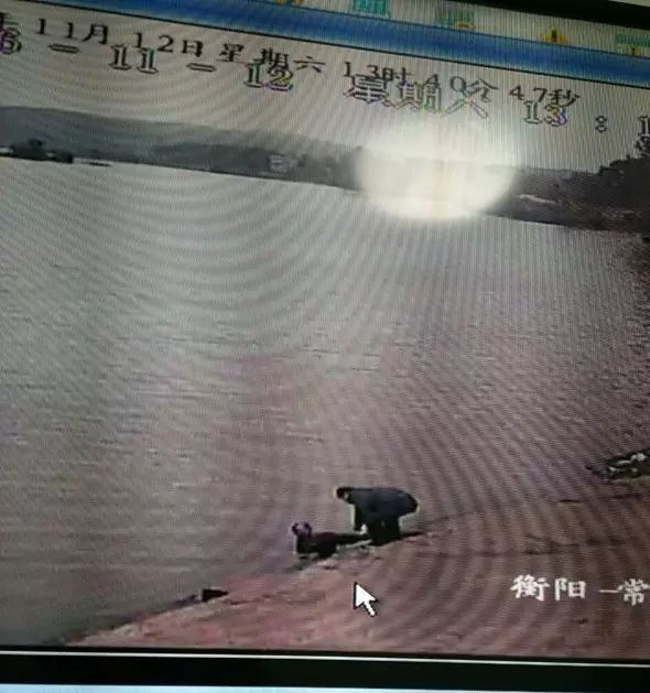 烟洲醉汉掉河中，海事监控显神威！