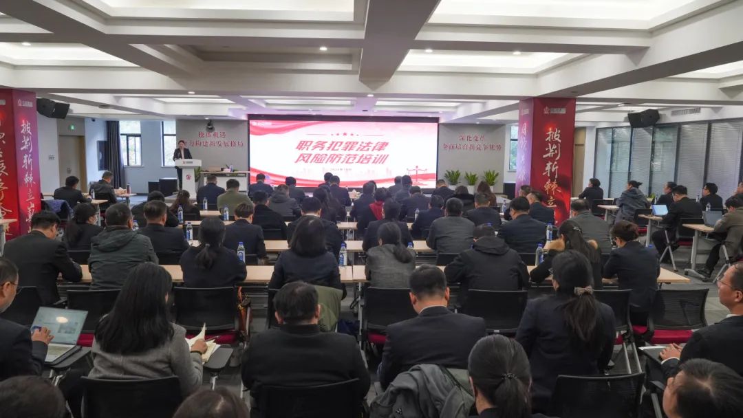 4c8c189bbcf04fc49631d6b39b3476da